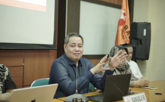 POLITIK UANG